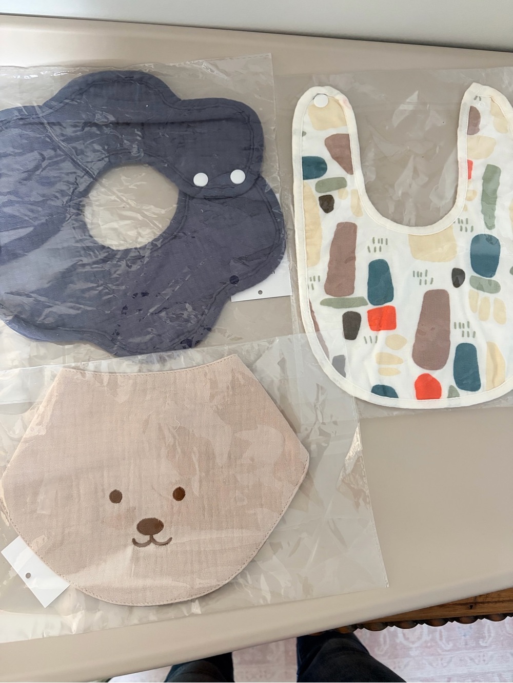 Mami & Me Muslin Baby Bib set of 3 BNIB